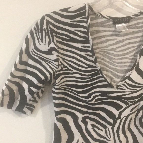 🌸 SALE VENUS Short Sleeve Long Shirt Size XS - Picture 5 of 6